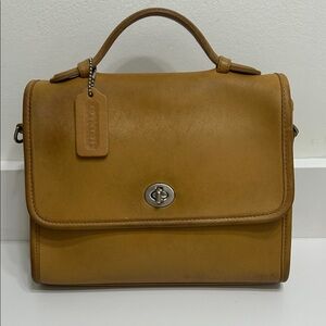 Vintage Coach Court 9870 Camel Nickel Hardware USA